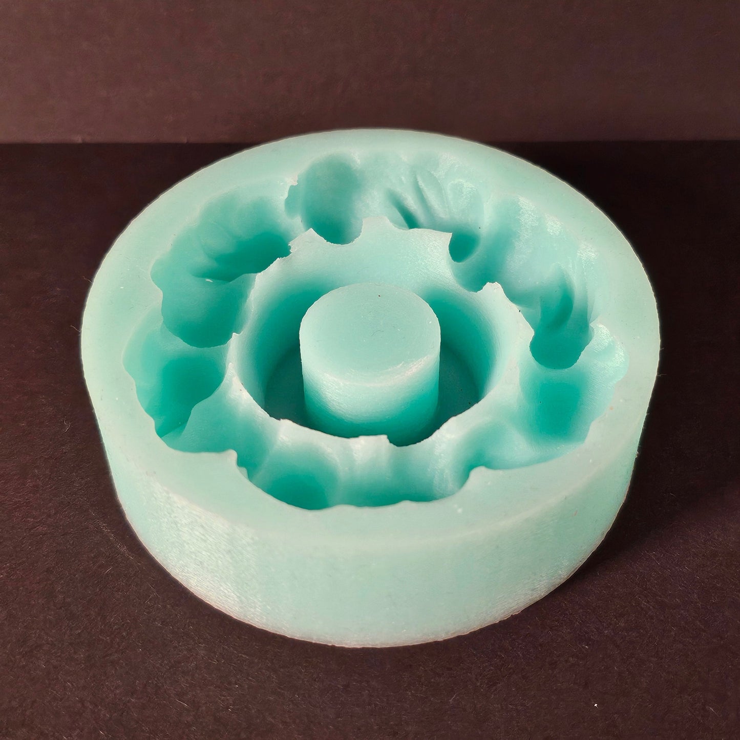 Silikonform: Stabkerzenhalter "Hasenrunde"