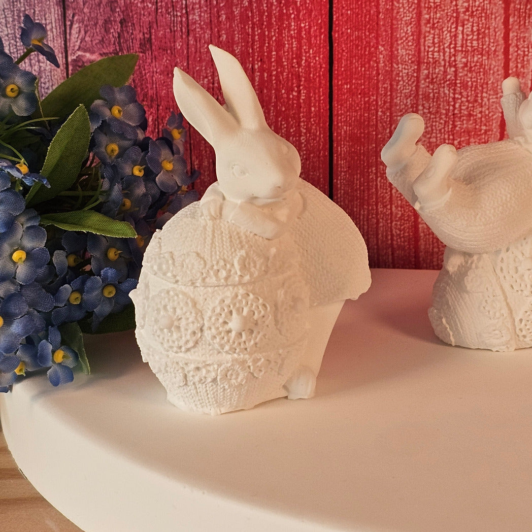 Silikonform: Hase im Strickkleid auf einem Ei, drei Dekore