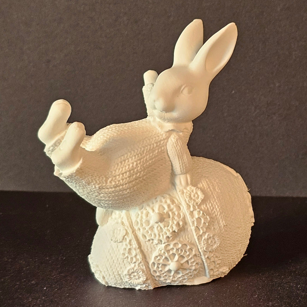 Silikonform: Hase im Strickkleid auf einem Ei, drei Dekore
