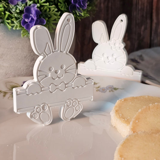 Silikonform: Anhänger "Hase mit Schild", 2er Set
