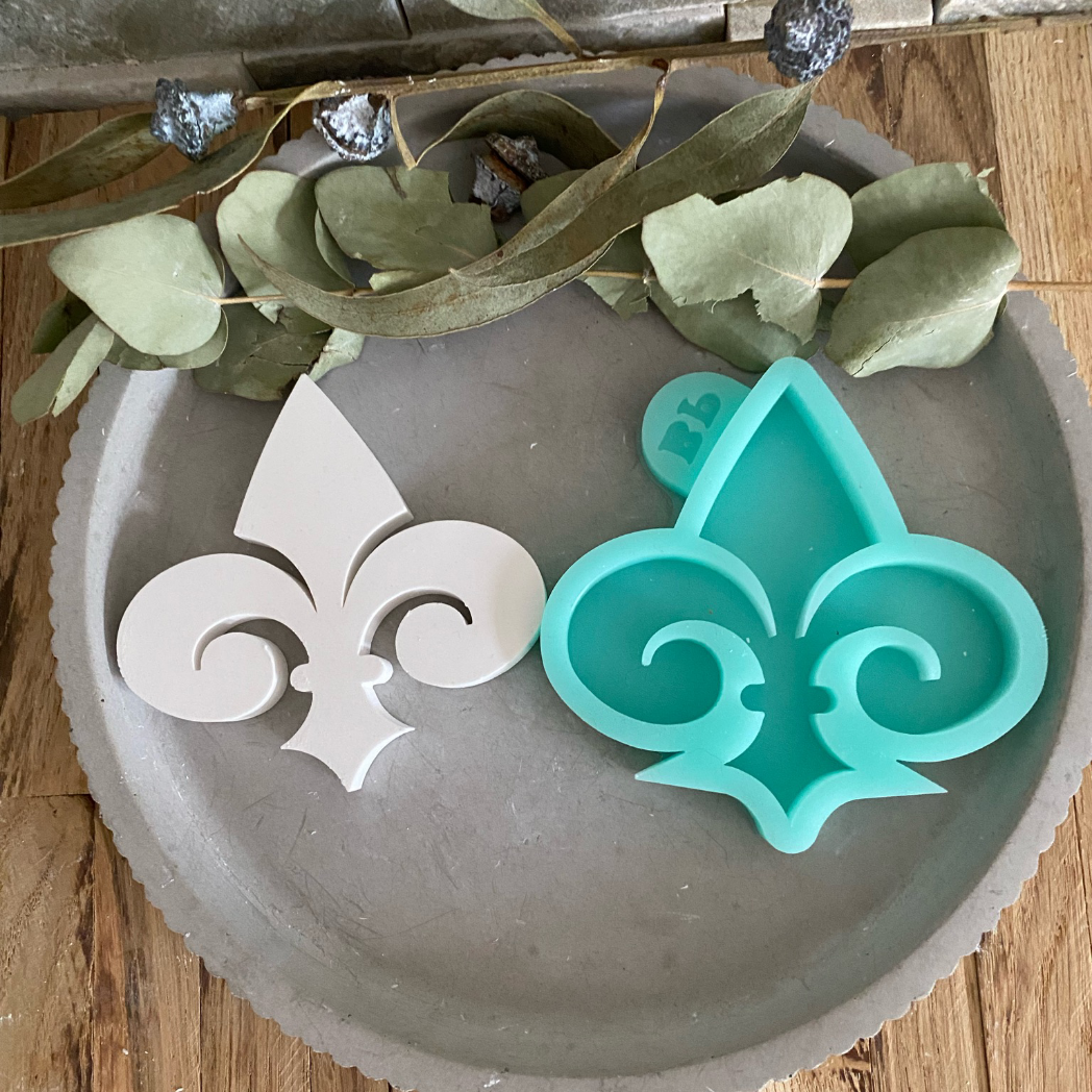 Silikonform: Dekoobjekt "Fleur de Lys" in zwei Größen